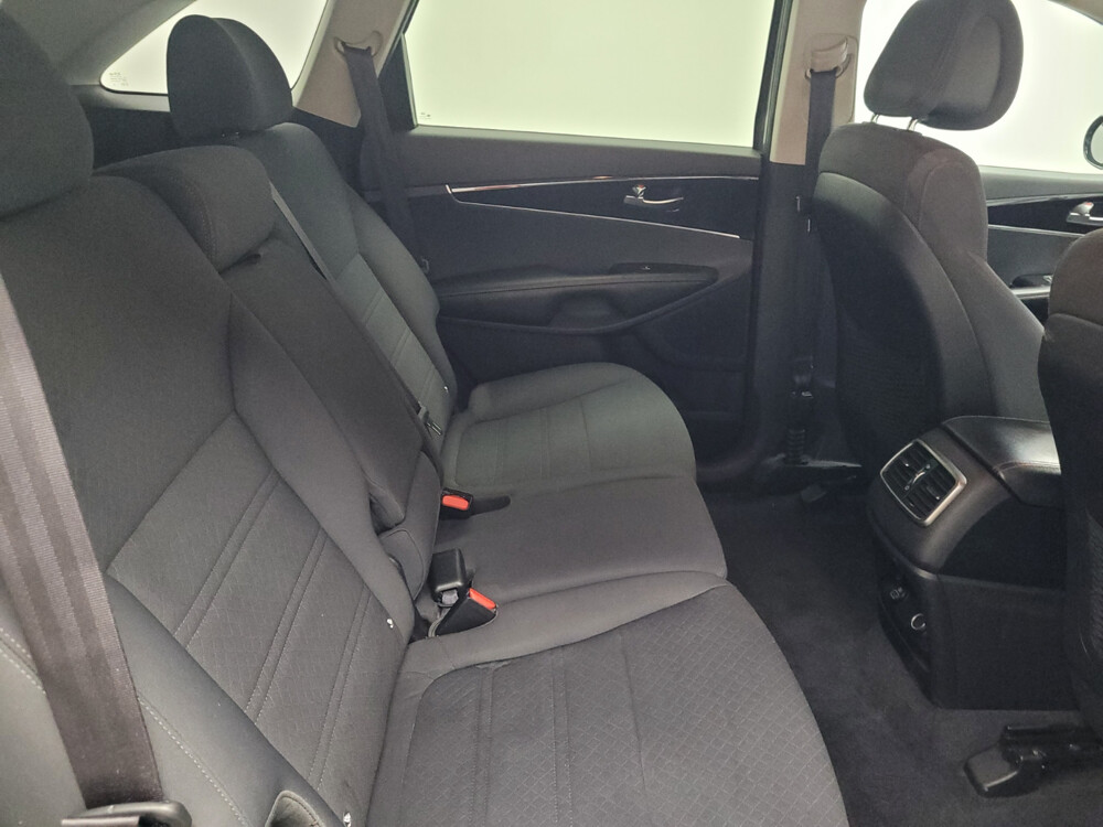 2016 Kia Sorento in Eastpointe, MI 48021 - 2400485 19