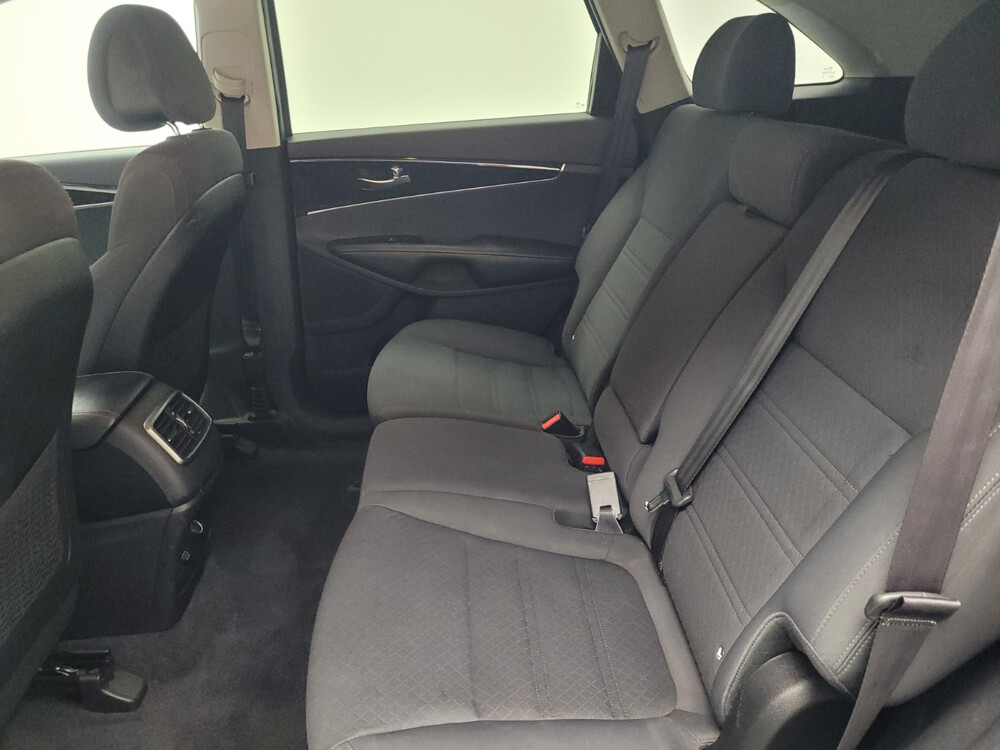 2016 Kia Sorento in Eastpointe, MI 48021 - 2400485 18