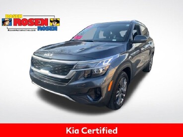 2022 Kia Seltos in Milwaulkee, WI 53221