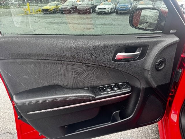 2019 Dodge Charger in Indianapolis, IN 46222-4002 - 2401132 9