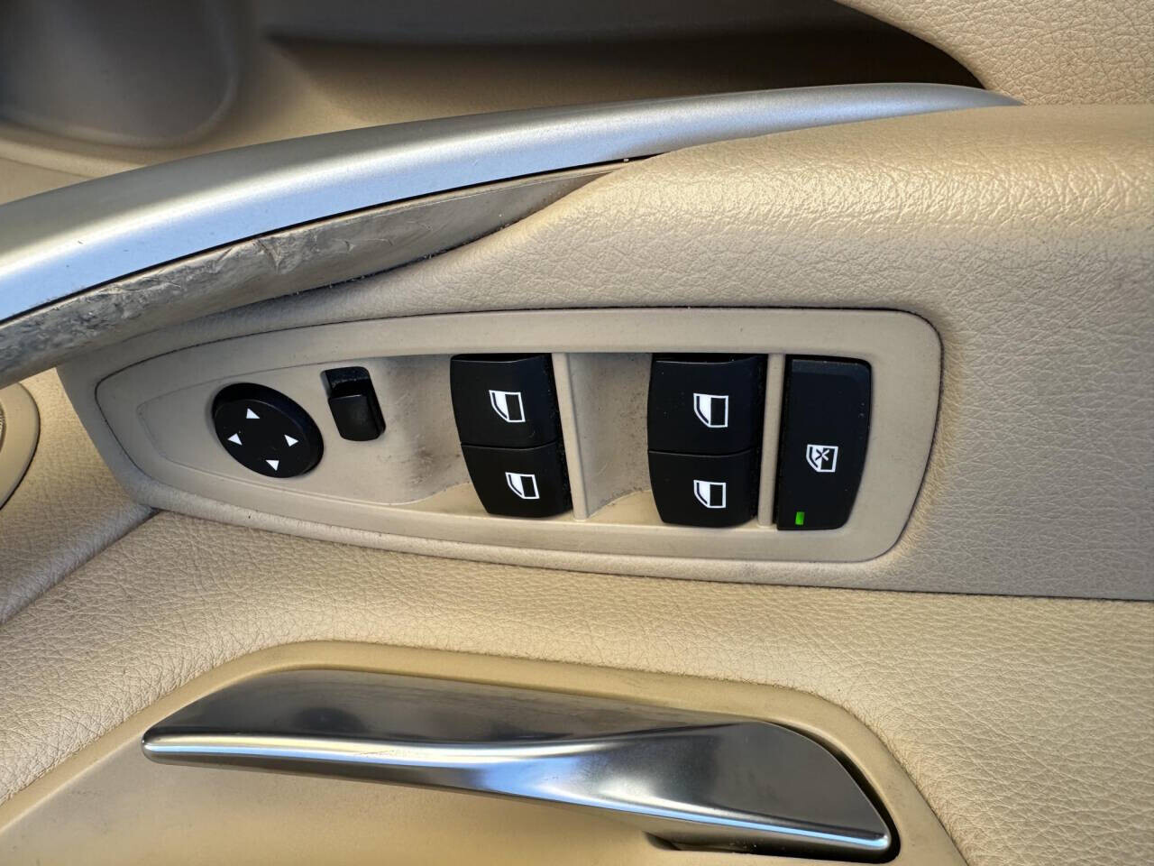 2014 BMW 320i in Pasadena, CA 91107 - 2403699 13