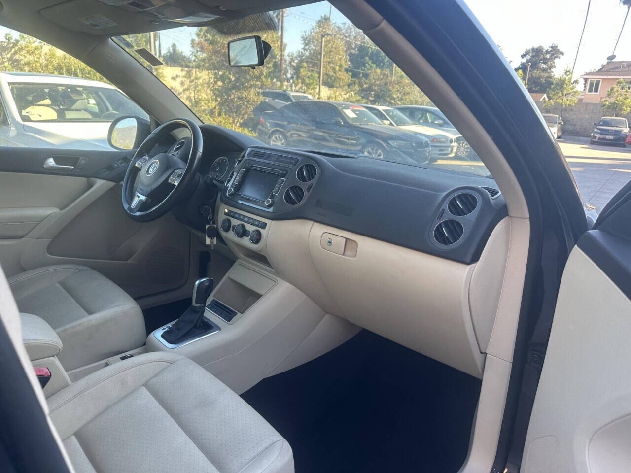 2015 Volkswagen Tiguan in Pasadena, CA 91107 - 2403703 5