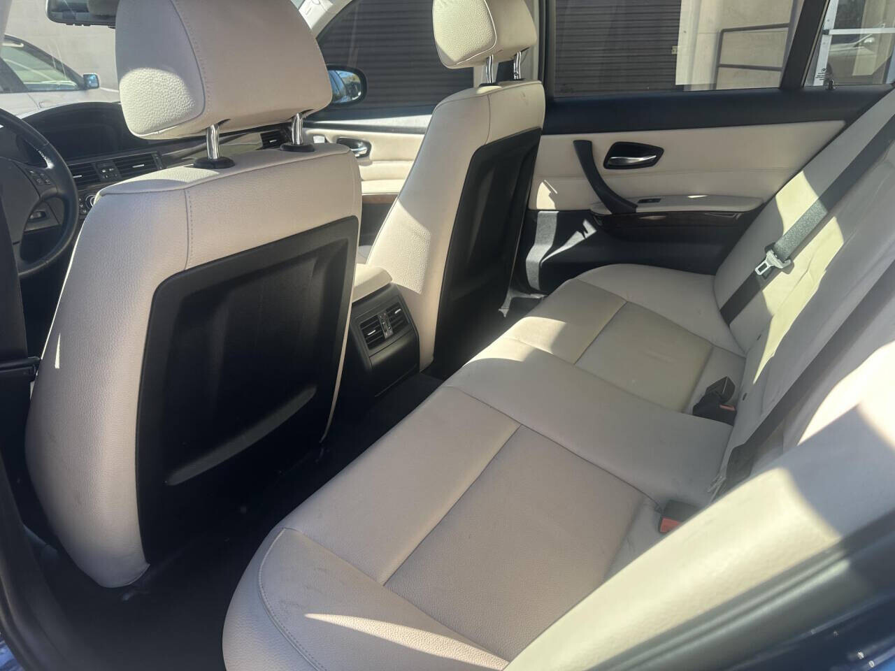 2011 BMW 328i in Pasadena, CA 91107 - 2403704 17