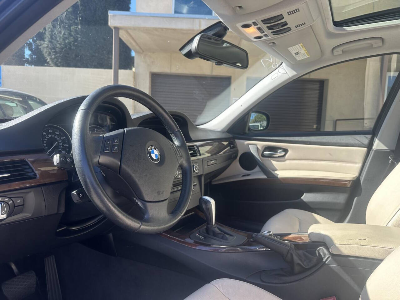 2011 BMW 328i in Pasadena, CA 91107 - 2403704 11