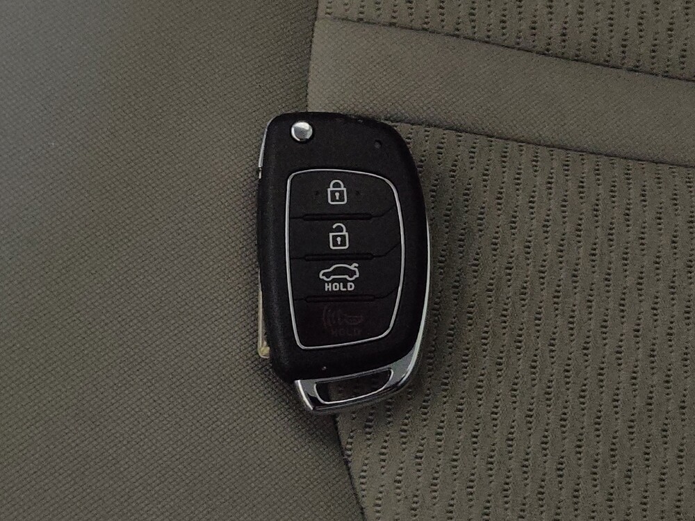 2018 Hyundai Sonata in Wilmington, NC 28405 - 2404461 32