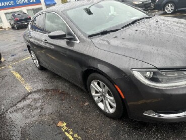 2015 Chrysler 200 in Milwaukee, WI 53221