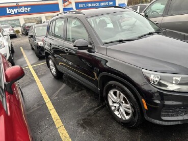 2015 Volkswagen Tiguan in Milwaukee, WI 53221