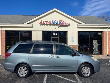 2004 Toyota Sienna in Henderson, NC 27536