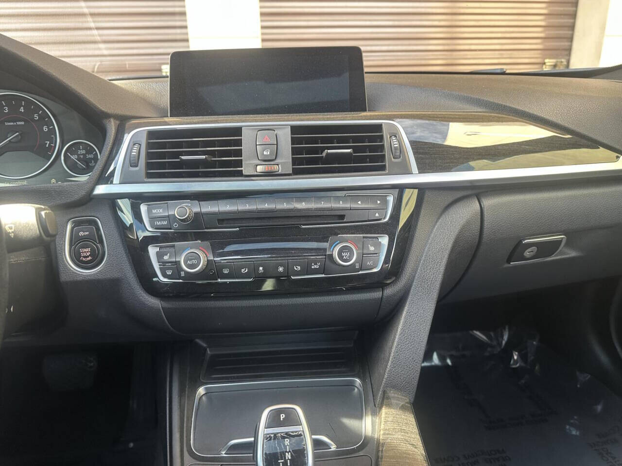 2017 BMW 330i xDrive in Pasadena, CA 91107 - 2409384 18