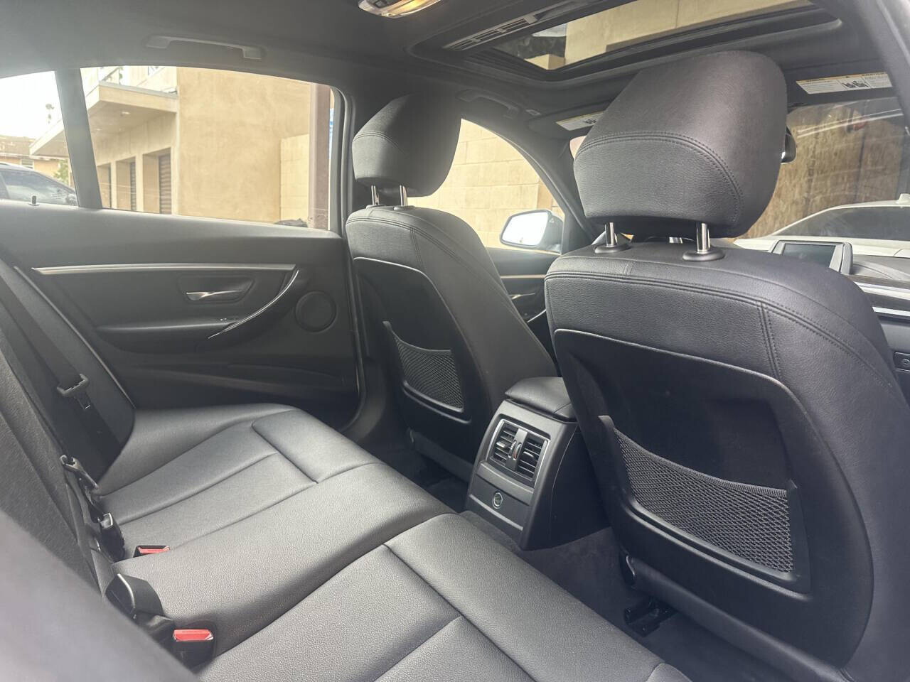 2018 BMW 330i in Pasadena, CA 91107 - 2409387 9