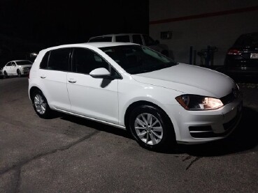 2015 Volkswagen Golf in Milwaukee, WI 53221