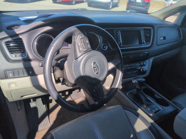 2017 Kia Sedona in North Little Rock, AR 72117-1620 - 2412234 7