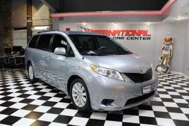 2013 Toyota Sienna in Lombard, IL 60148