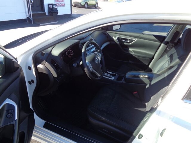 2017 Nissan Altima in Lebanon, TN 37087-3302 - 2416903 5