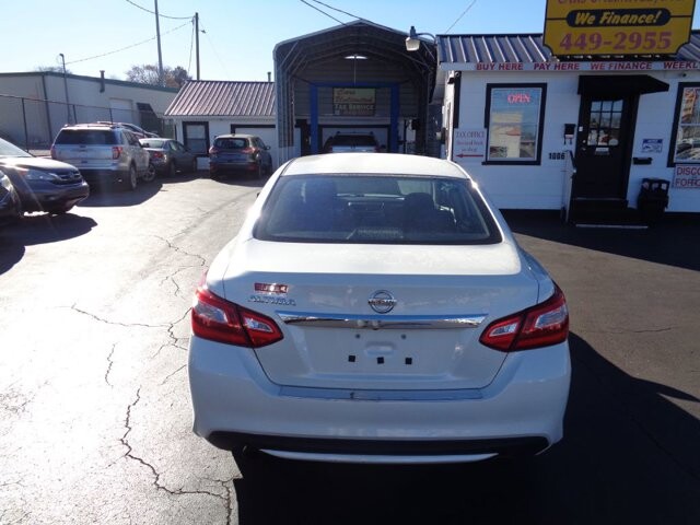 2017 Nissan Altima in Lebanon, TN 37087-3302 - 2416903 4
