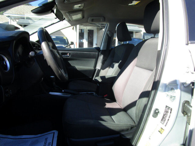 2018 Toyota Corolla in Tampa, FL 33604-6914 - 2416916 8