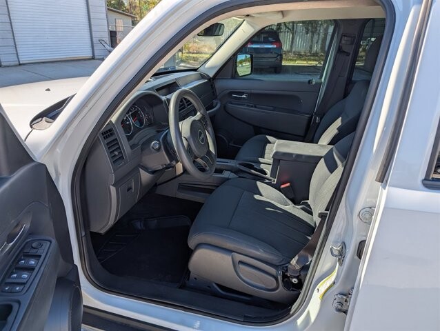 2012 Jeep Liberty in Hudson, FL 34669 - 2416925 10