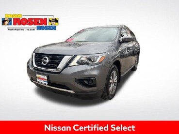 2020 Nissan Pathfinder in Milwaulkee, WI 53221