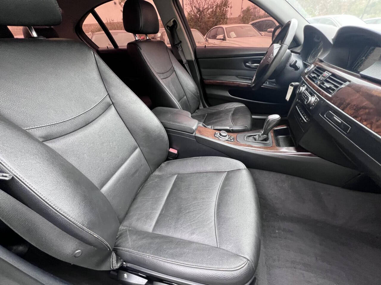 2017 Toyota RAV4 in Pasadena, CA 91107 - 2418816 16