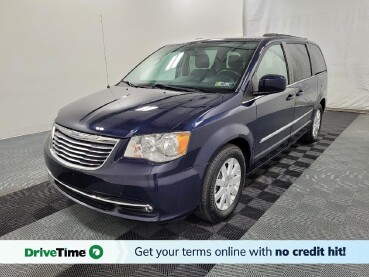 2015 Chrysler Town & Country in Pittsburgh, PA 15237