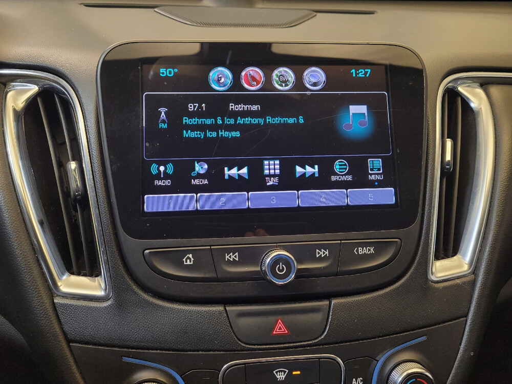 2016 Chevrolet Malibu in Louisville, KY 40258 - 2421213 25