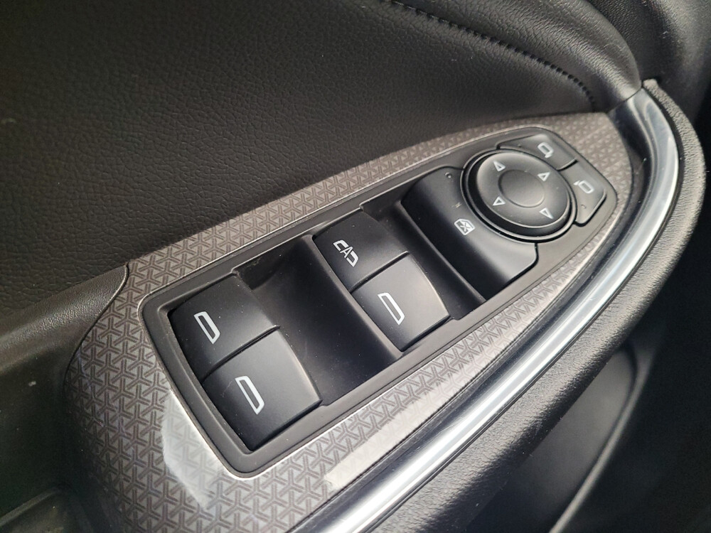 2016 Chevrolet Malibu in Louisville, KY 40258 - 2421213 27