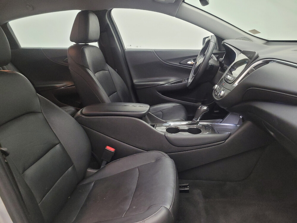 2016 Chevrolet Malibu in Louisville, KY 40258 - 2421213 21