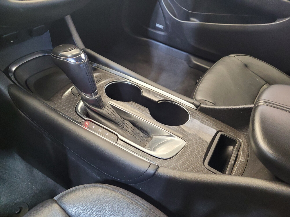 2016 Chevrolet Malibu in Louisville, KY 40258 - 2421213 26