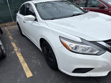 2016 Nissan Altima in Milwaukee, WI 53221