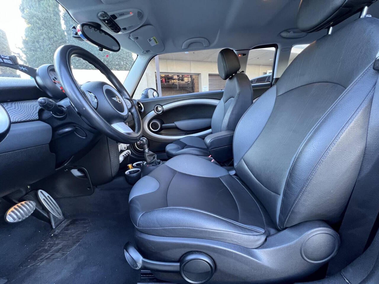 2010 MINI Cooper Clubman in Pasadena, CA 91107 - 2422105 11