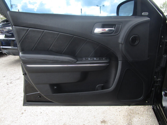 2013 Dodge Charger in Tampa, FL 33604-6914 - 2422644 79