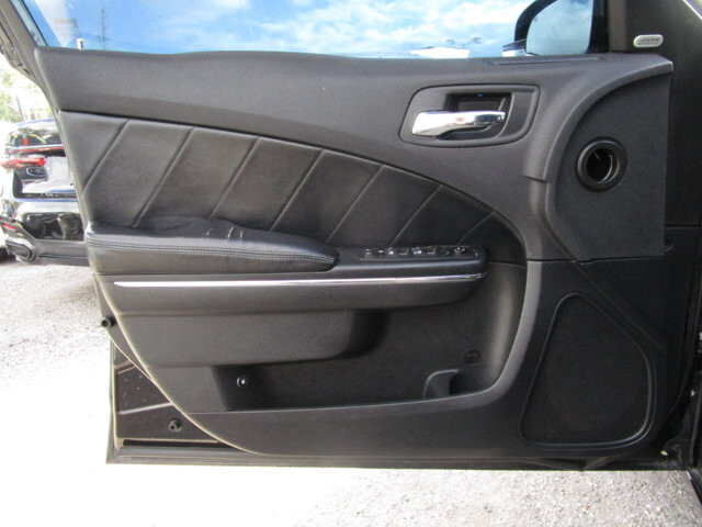 2013 Dodge Charger in Tampa, FL 33604-6914 - 2422644 17