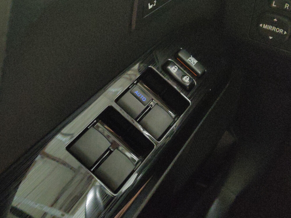 2018 Toyota RAV4 in Jackson, MS 39211 - 2425706 27