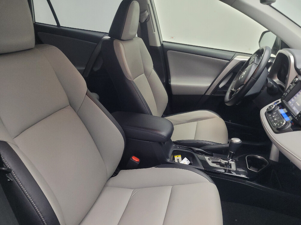 2018 Toyota RAV4 in Jackson, MS 39211 - 2425706 19