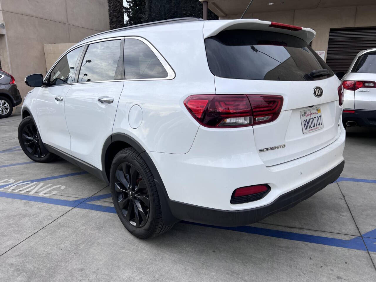 2019 Kia Sorento in Pasadena, CA 91107 - 2425992 3