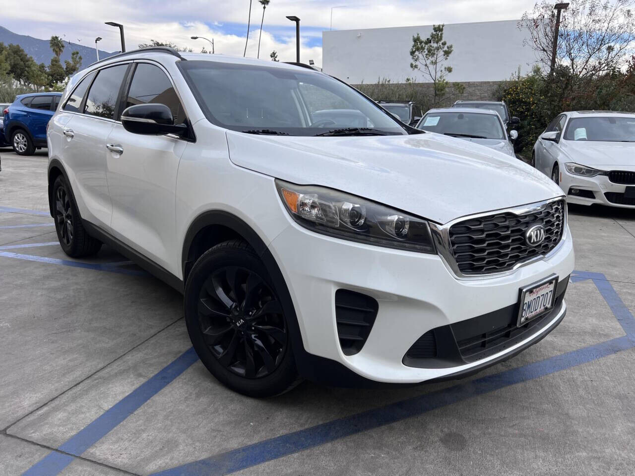 2019 Kia Sorento in Pasadena, CA 91107 - 2425992 6
