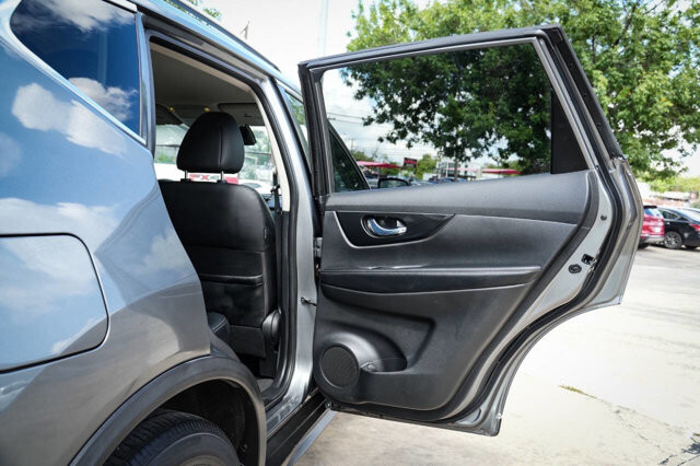 2018 Nissan Rogue in San Antonio, TX 78228 - 2426012 17