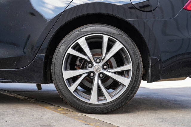 2016 Nissan Maxima in San Antonio, TX 78228 - 2426015 10