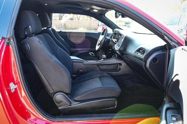 2019 Dodge Challenger in San Antonio, TX 78228 - 2426028 17