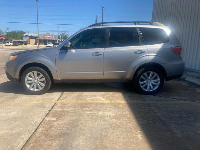 2011 Subaru Forester in San Antonio, TX 78228 - 2426030 4