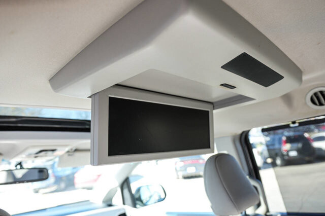 2015 Toyota Sienna in San Antonio, TX 78228 - 2426038 23