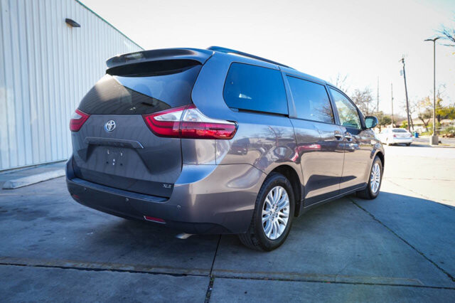 2015 Toyota Sienna in San Antonio, TX 78228 - 2426038 7