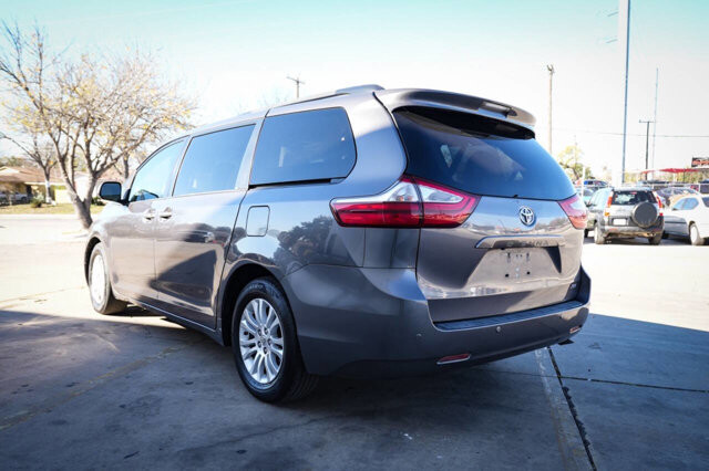 2015 Toyota Sienna in San Antonio, TX 78228 - 2426038 5