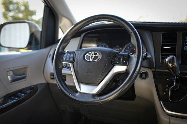 2015 Toyota Sienna in San Antonio, TX 78228 - 2426038 12