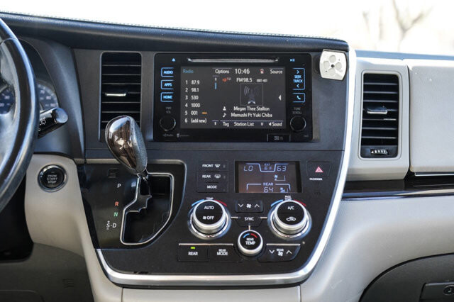 2015 Toyota Sienna in San Antonio, TX 78228 - 2426038 16