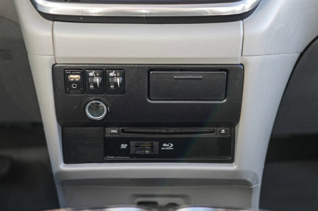 2015 Toyota Sienna in San Antonio, TX 78228 - 2426038 19