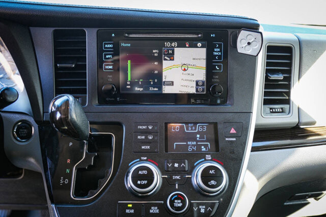 2015 Toyota Sienna in San Antonio, TX 78228 - 2426038 17