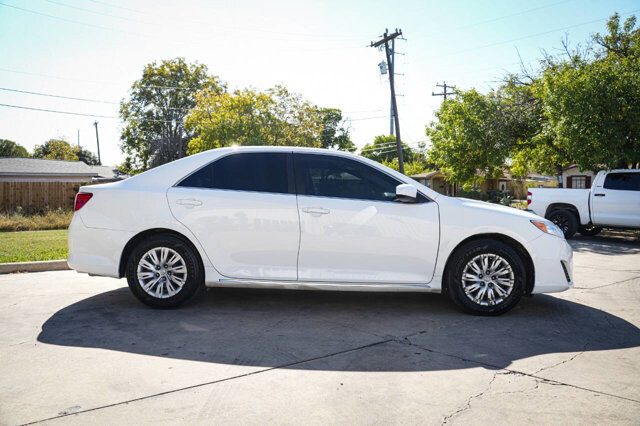 2012 Toyota Camry in San Antonio, TX 78228 - 2426053 7