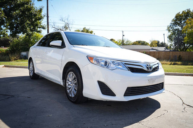 2012 Toyota Camry in San Antonio, TX 78228 - 2426053 8