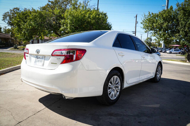 2012 Toyota Camry in San Antonio, TX 78228 - 2426053 6